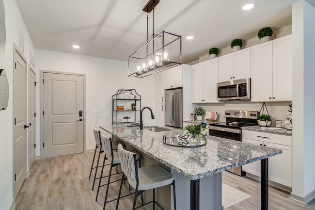 Foto del edificio - The Tomlin Luxury Apartments