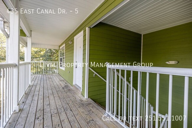 Building Photo - 435 E Canal Dr
