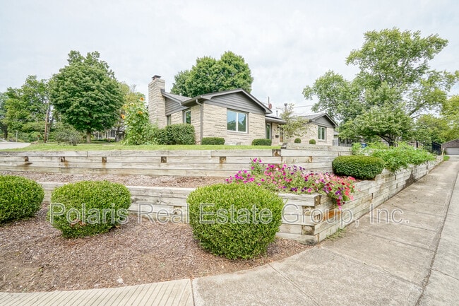 Foto del edificio - 40 Bailey Ct