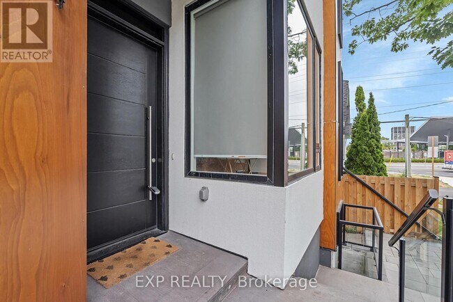 Building Photo - 1 - 4A HURON AVENUE N