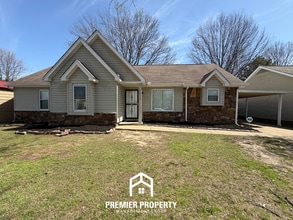 Building Photo - 2638 Lakeside Dr