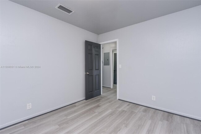 Building Photo - 4351 Riverside Dr