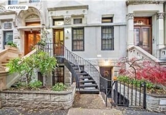 Building Photo - 53 W 76th St