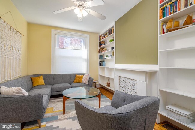 Foto del edificio - 829 N Taylor St