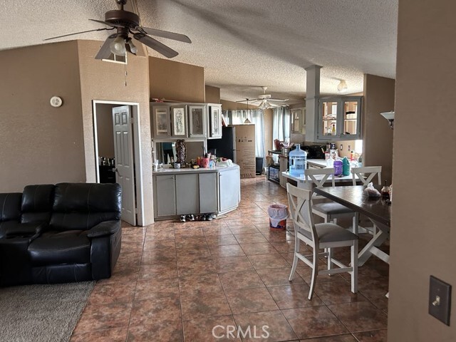 Foto del edificio - 21921 Cedar St