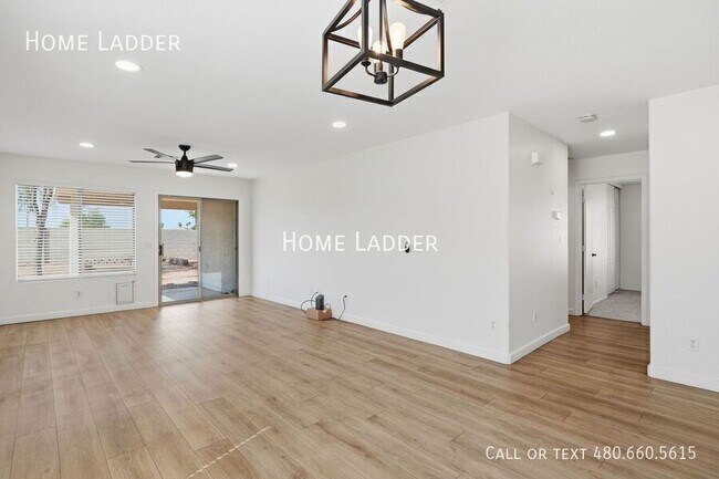 Building Photo - 16030 W Woodlands Ave
