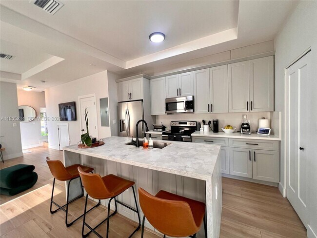 Foto del edificio - 8753 SW 34th St