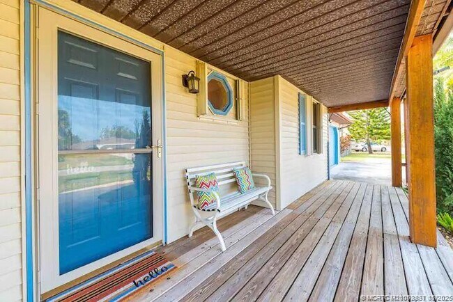 Foto del edificio - 2550 SE Calais St