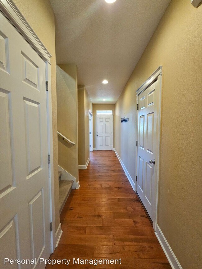 Foto del edificio - 5 br, 2.5 bath House - 11606 NW 29th Place