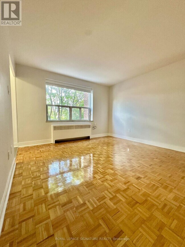 Photo du bâtiment - 1291 Bayview Ave
