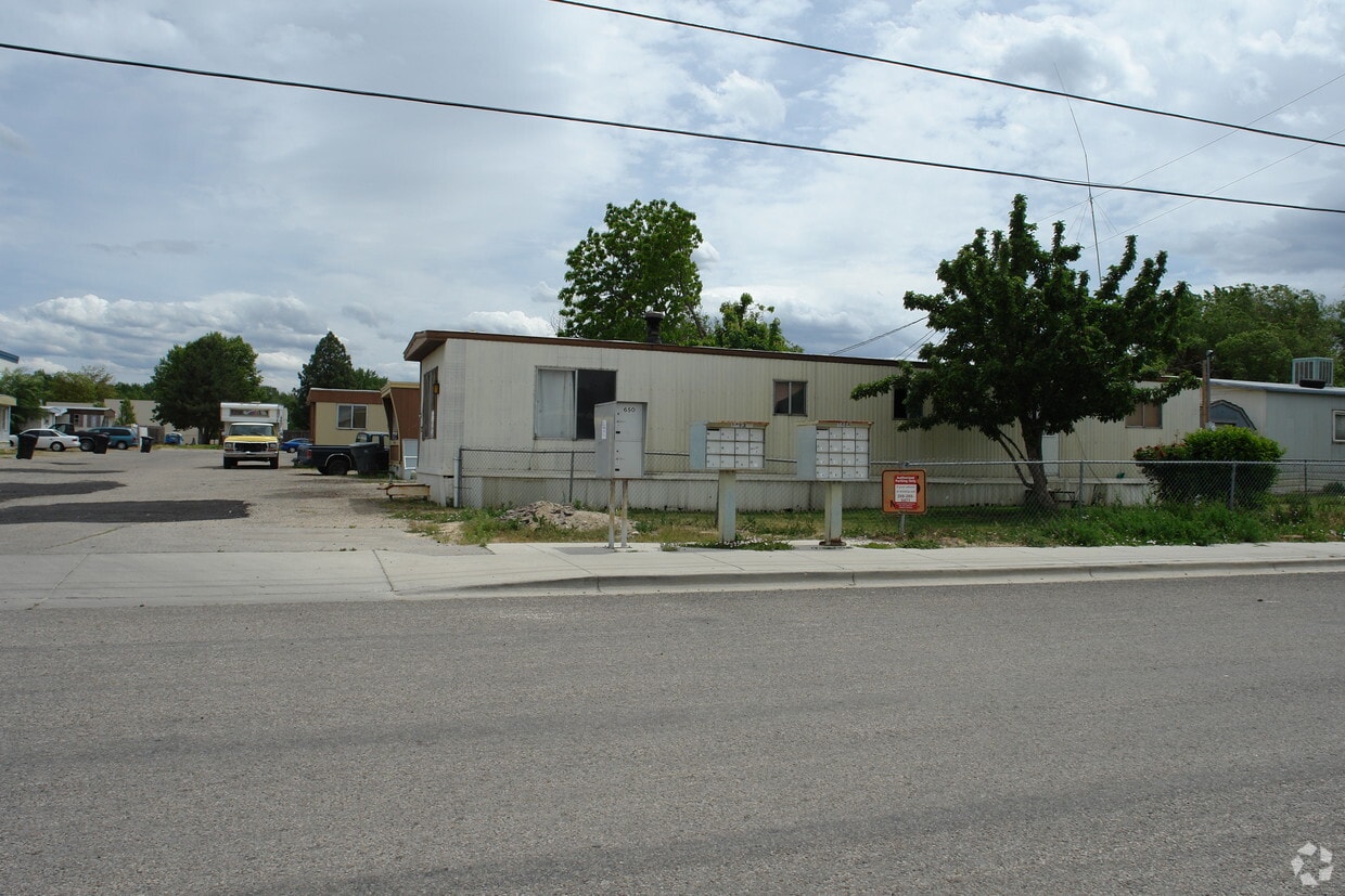 Building Photo - Parkway 43