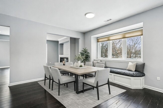 Building Photo - 10406 Waterford Dr