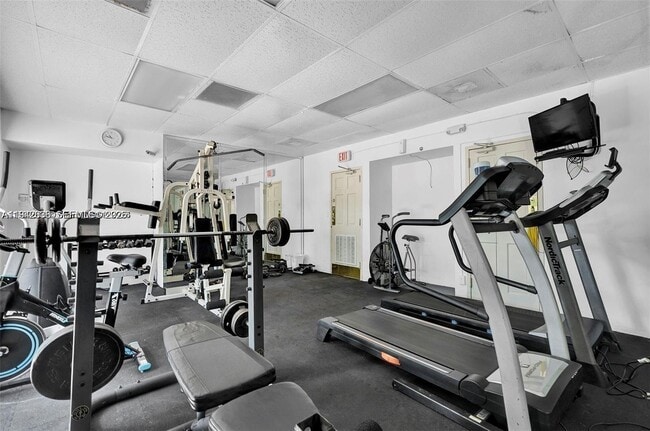 Building Photo - 20400 W Country Club Dr