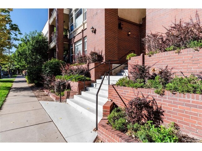 Building Photo - Beautiful 2 bedroom Condo in Uptown Area