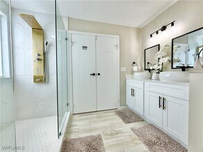 Building Photo - 3639 Kent Dr