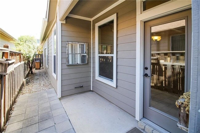 Building Photo - 4225 Threadgill St