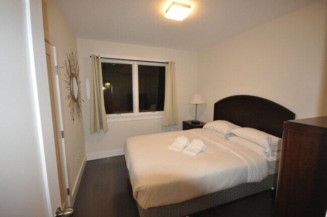 Foto del edificio - 20% off Fee!  Luxury Unit with Laundry in ...