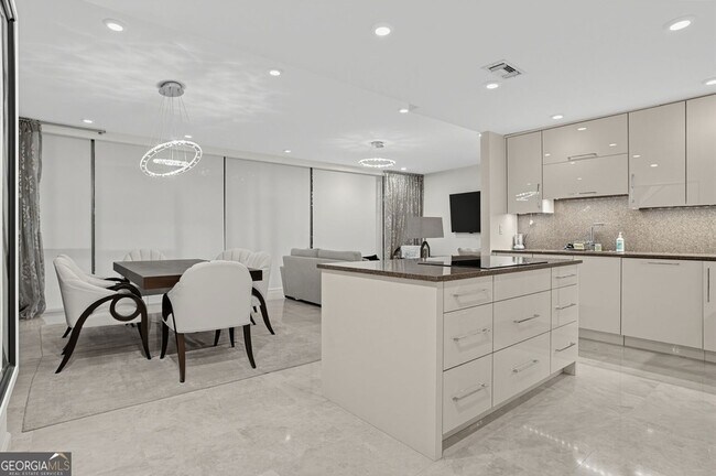 Foto del edificio - 700 Park Regency Pl NE