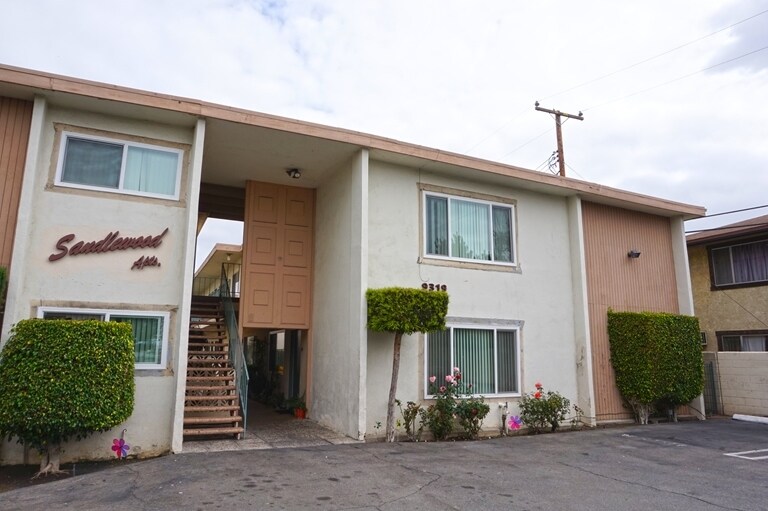 Foto principal - 9319 Washburn Rd