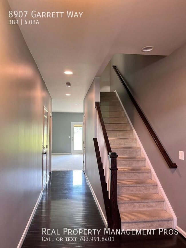 Building Photo - 8907 Garrett Way
