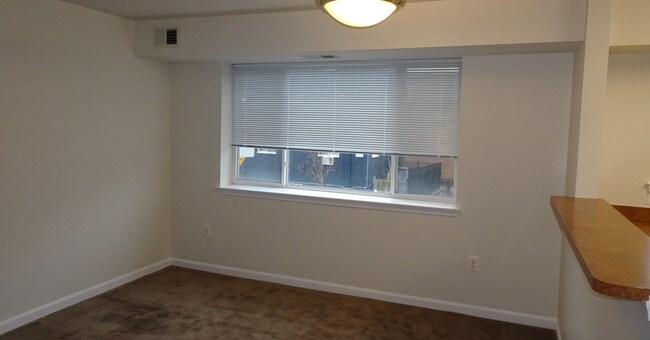 Building Photo - 5000 Call Pl SE