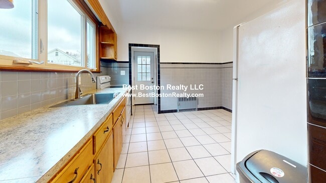 Building Photo - 27 Walter St