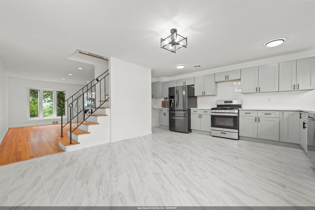 Foto principal - 3533 Charles St