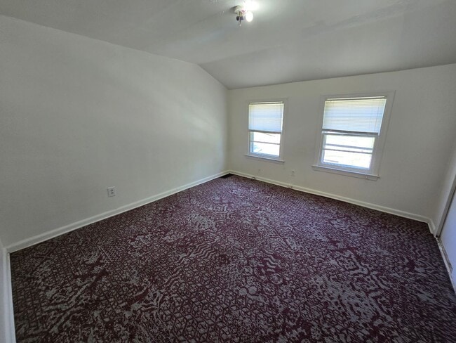 Foto del edificio - $900 - 2 Bedroom 1 Bathroom Townhome