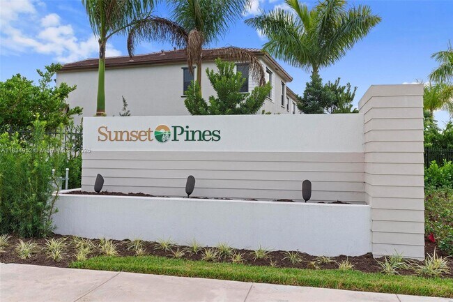 Foto del edificio - 15983 SW 2nd Dr