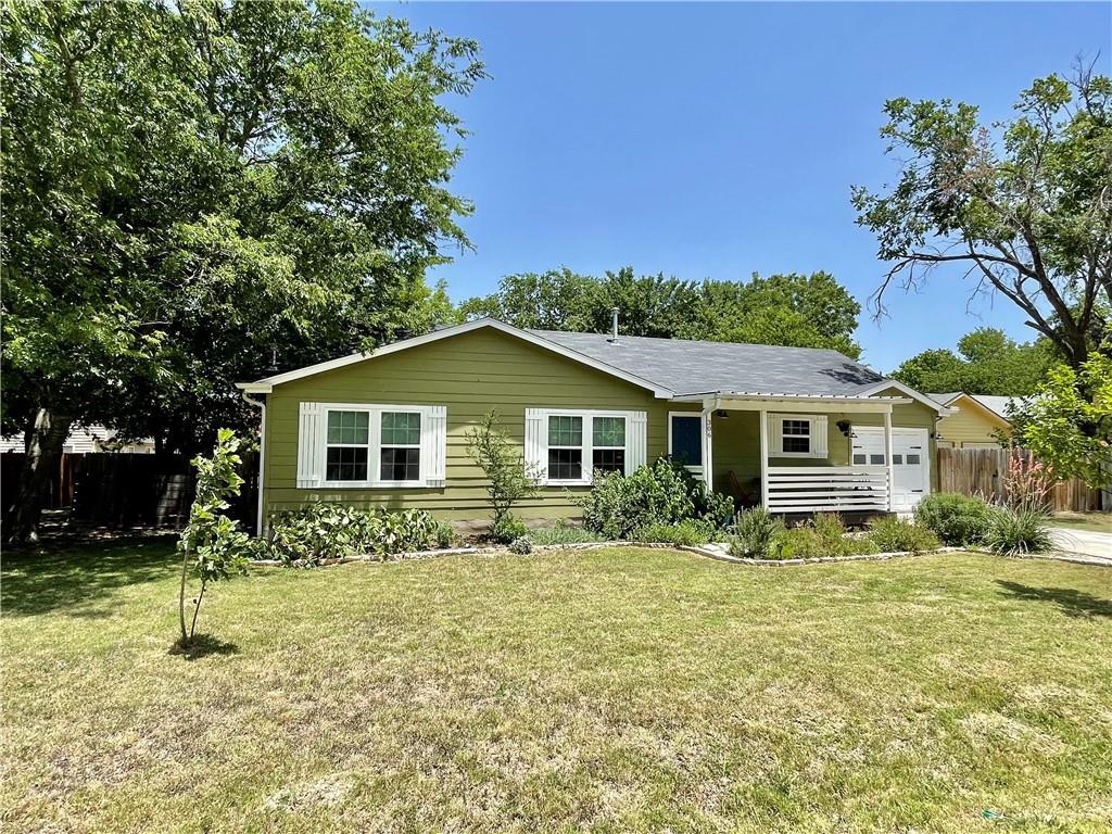 Primary Photo - 306 W Live Oak St