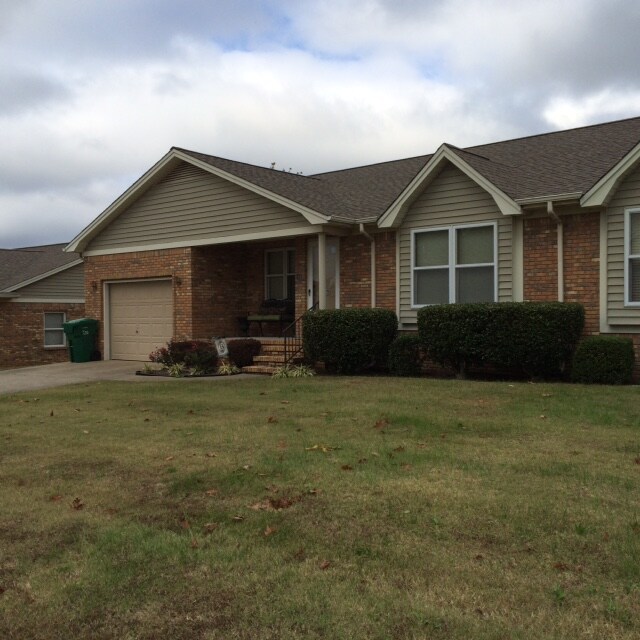 Primary Photo - 107 Heather Ln