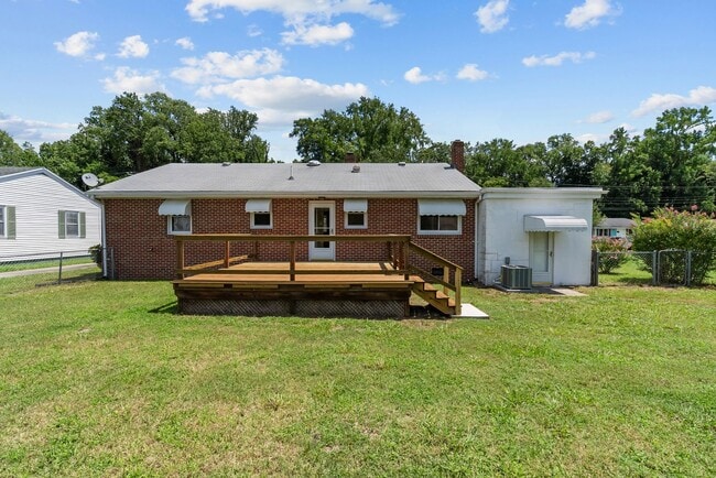 Building Photo - 113 Palmyra Dr