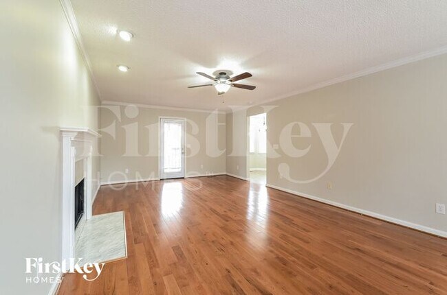 Foto del edificio - 104 Ashford Ln