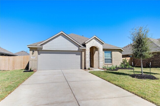 Building Photo - 5023 Lavaridge Dr