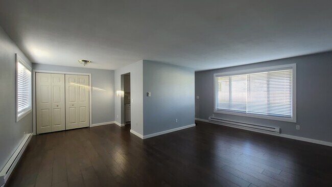 Building Photo - 5608 Seahurst Ave