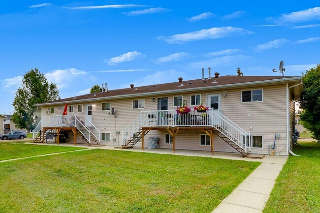 Building Photo - Eagle Manor
