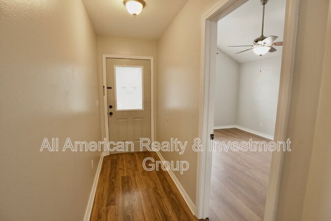 Building Photo - 1911 Summer Hills Ln