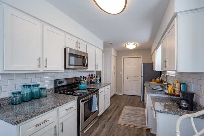 Renew Little Creek - Apartments In Norfolk, Va 