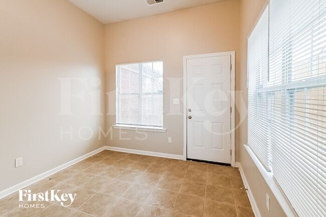 Foto del edificio - 5599 Queens Ring Cove