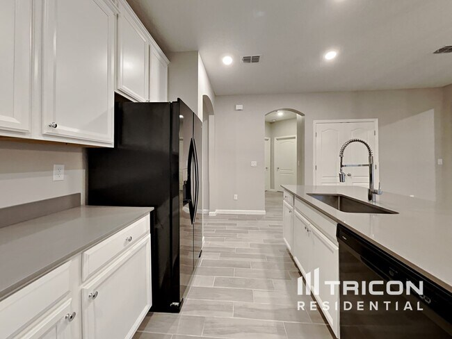 Building Photo - 6858 Hanover Creek Road Jacksonville FL
