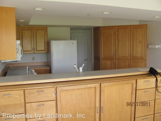 Building Photo - 2 br, 2 bath House - 710 Del Guzzi #201