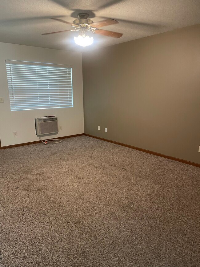 1334 Pershing St, Eau Claire, WI 54703 Townhome Rentals in Eau Claire