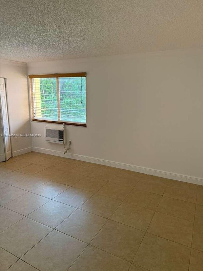 Foto del edificio - 7000 NW 186th St