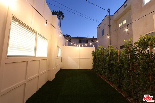 Foto del edificio - 1450 1/2-1450-1/4 S Holt Ave