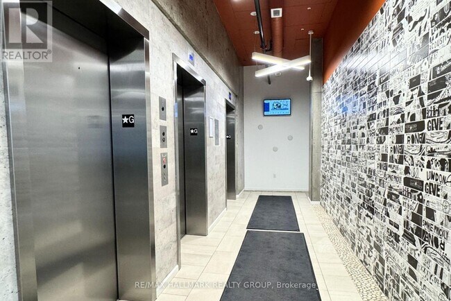 Photo du bâtiment - 105 Champagne Ave S