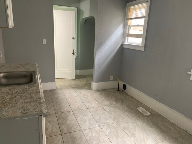 Foto del edificio - 6334 Tuxedo St