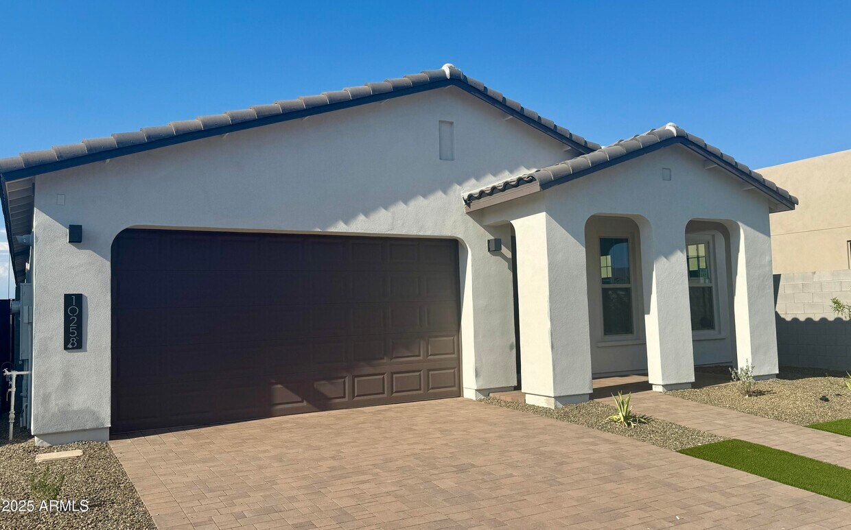 Foto principal - 10258 E Utopia Ave