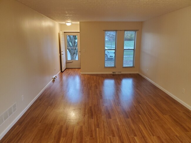 Front Entrance with Closet - 8024 Smoky Row Rd