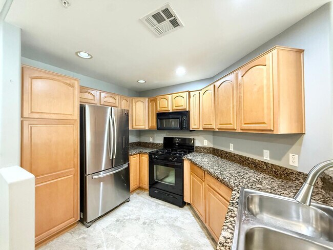 Building Photo - 5450 E Deer Valley Dr