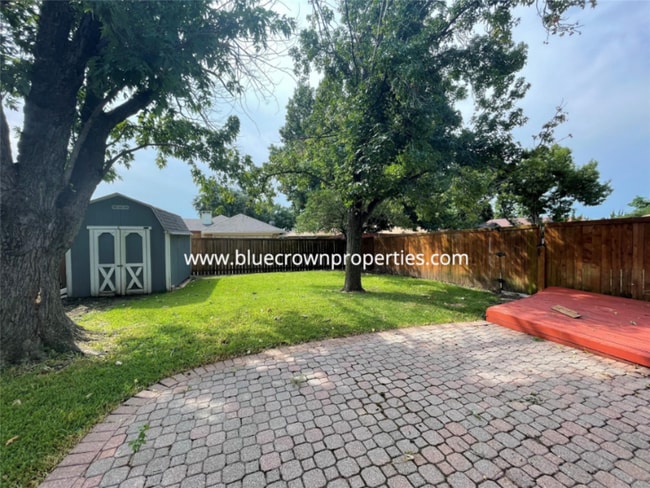 Photo - 1920 Oakbluff Dr House